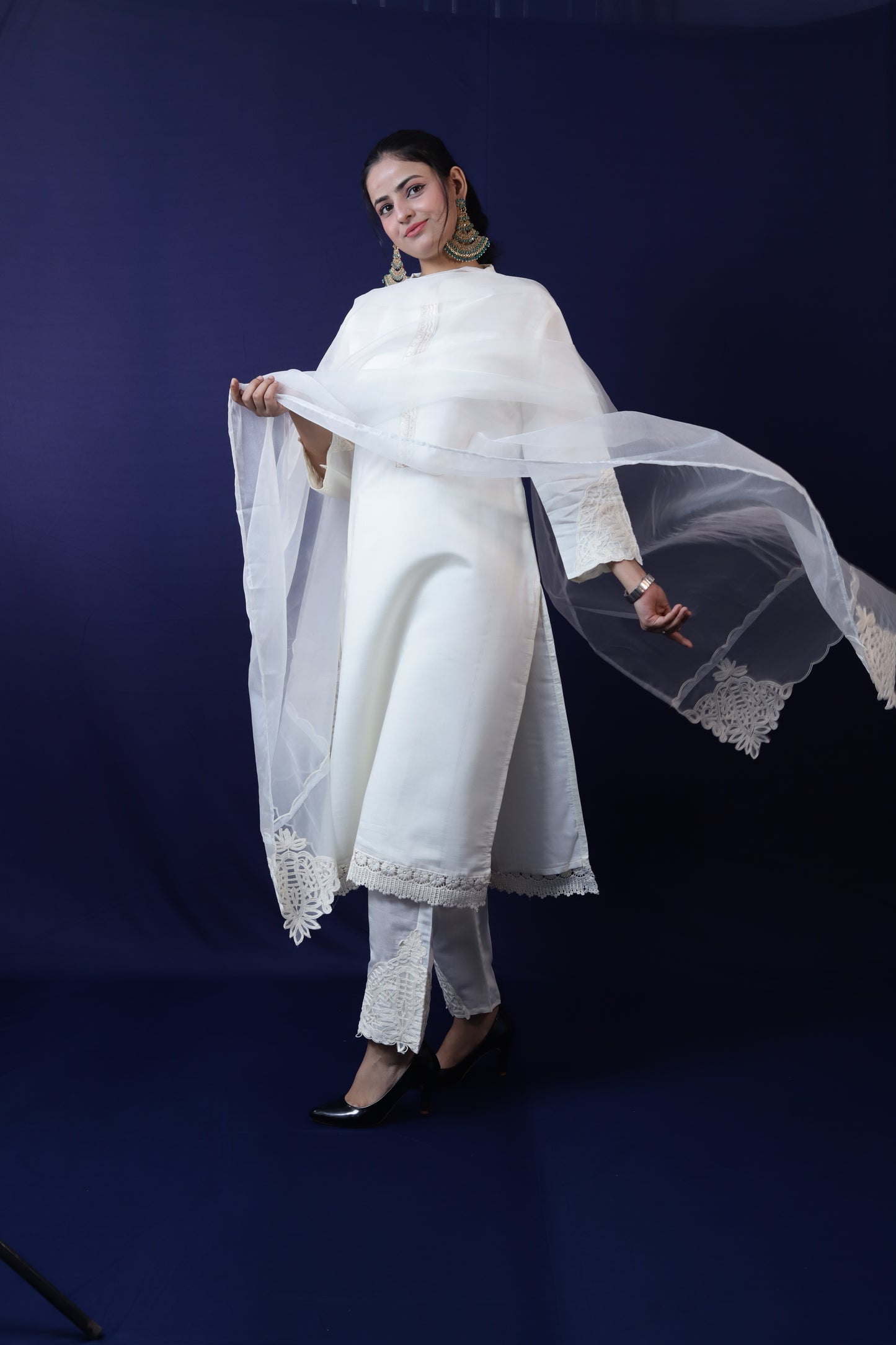 Off White Kurta Set With Crochet Patch