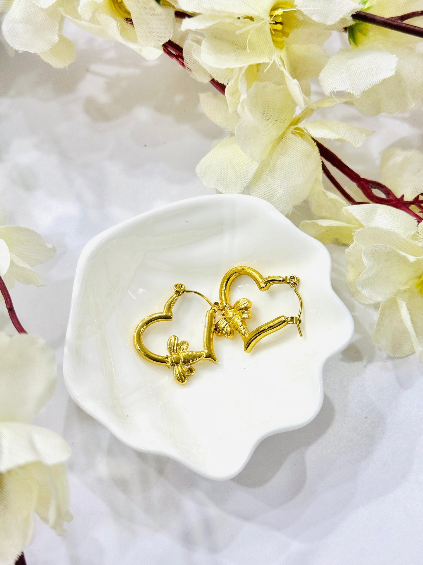 Bee 'N' Heart Hoops