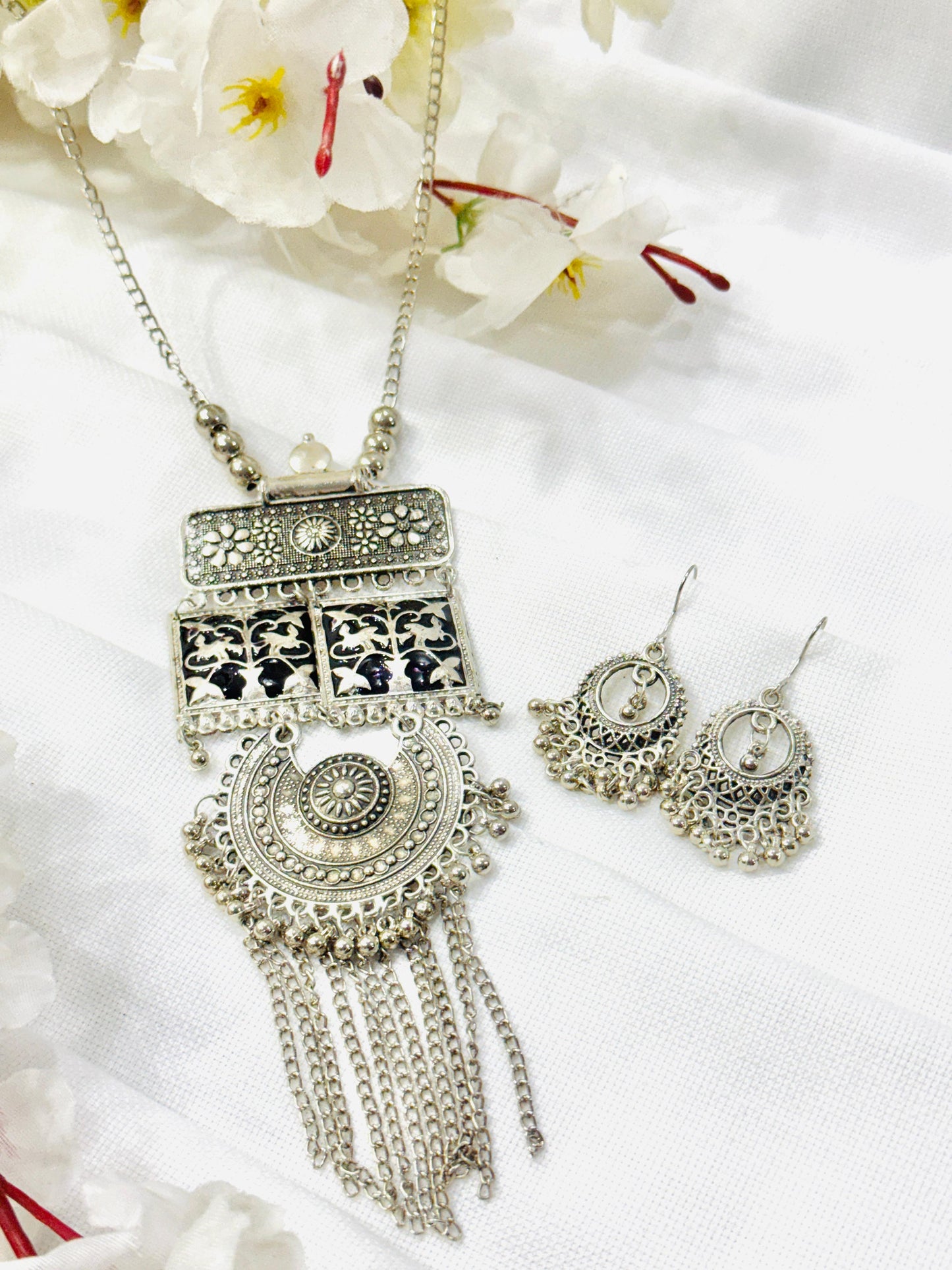 Black 'N' Silver Oxidized Necklace Set