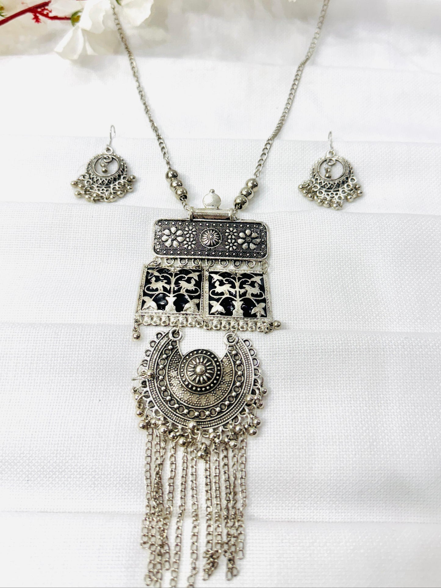 Black 'N' Silver Oxidized Necklace Set