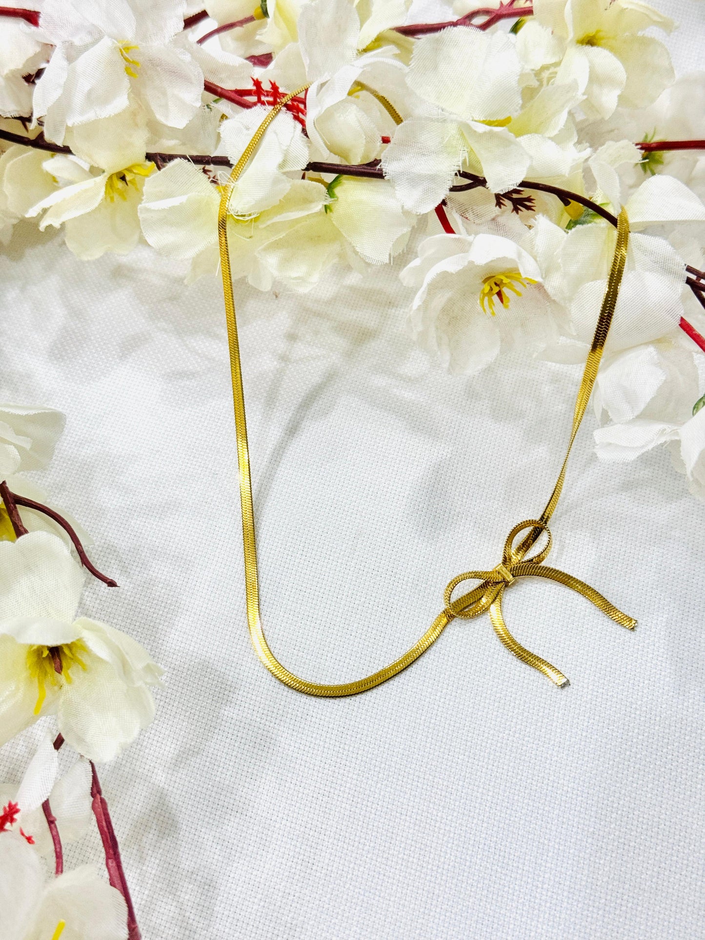 Side Bow Gold Necklace