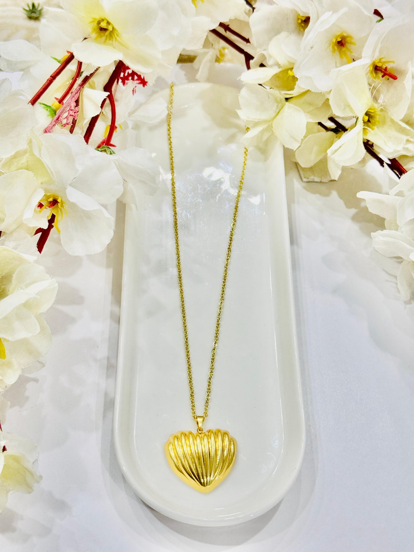 Serene Heartline Necklace Set