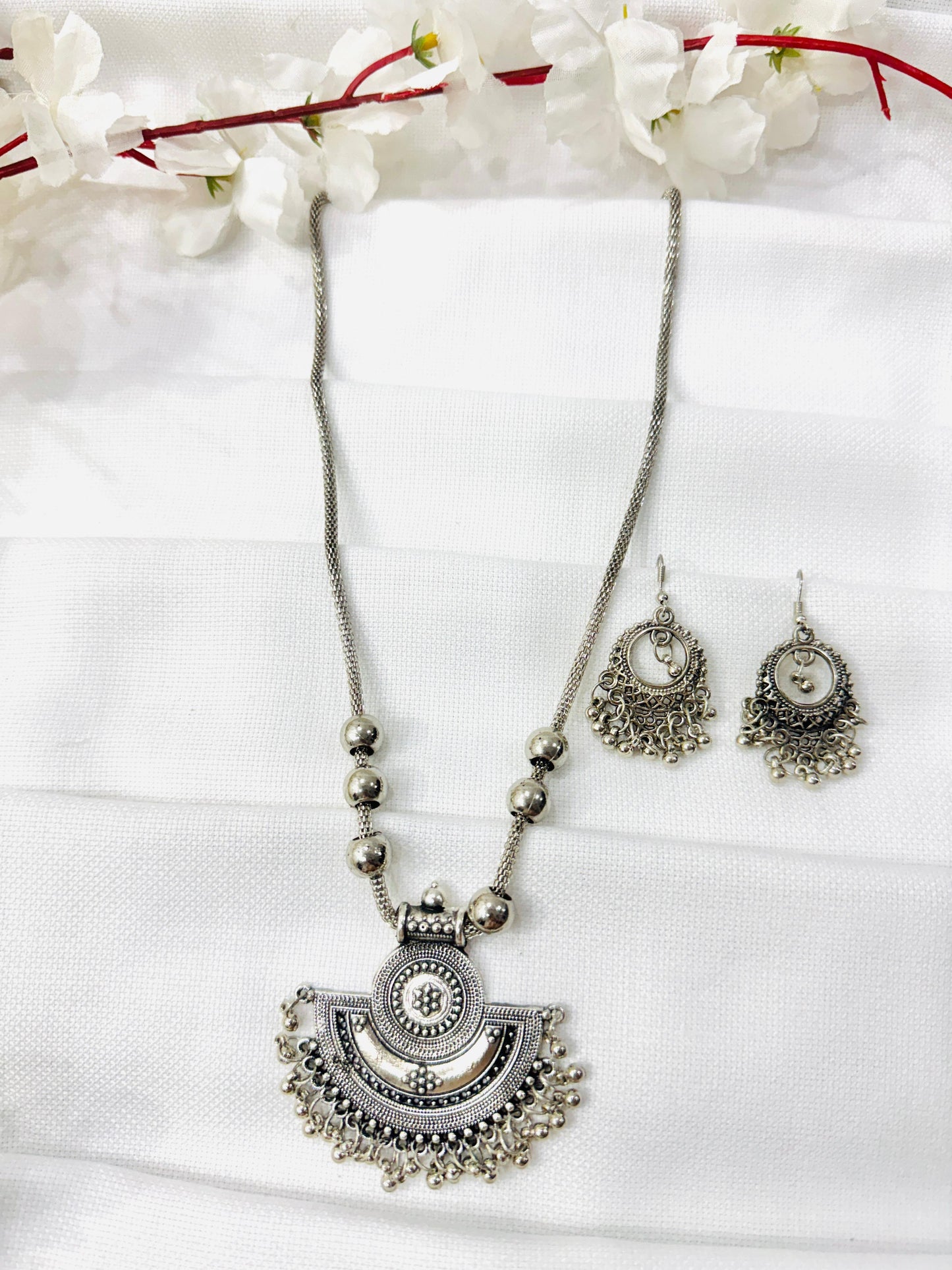Lunar Oxidized Necklace Set