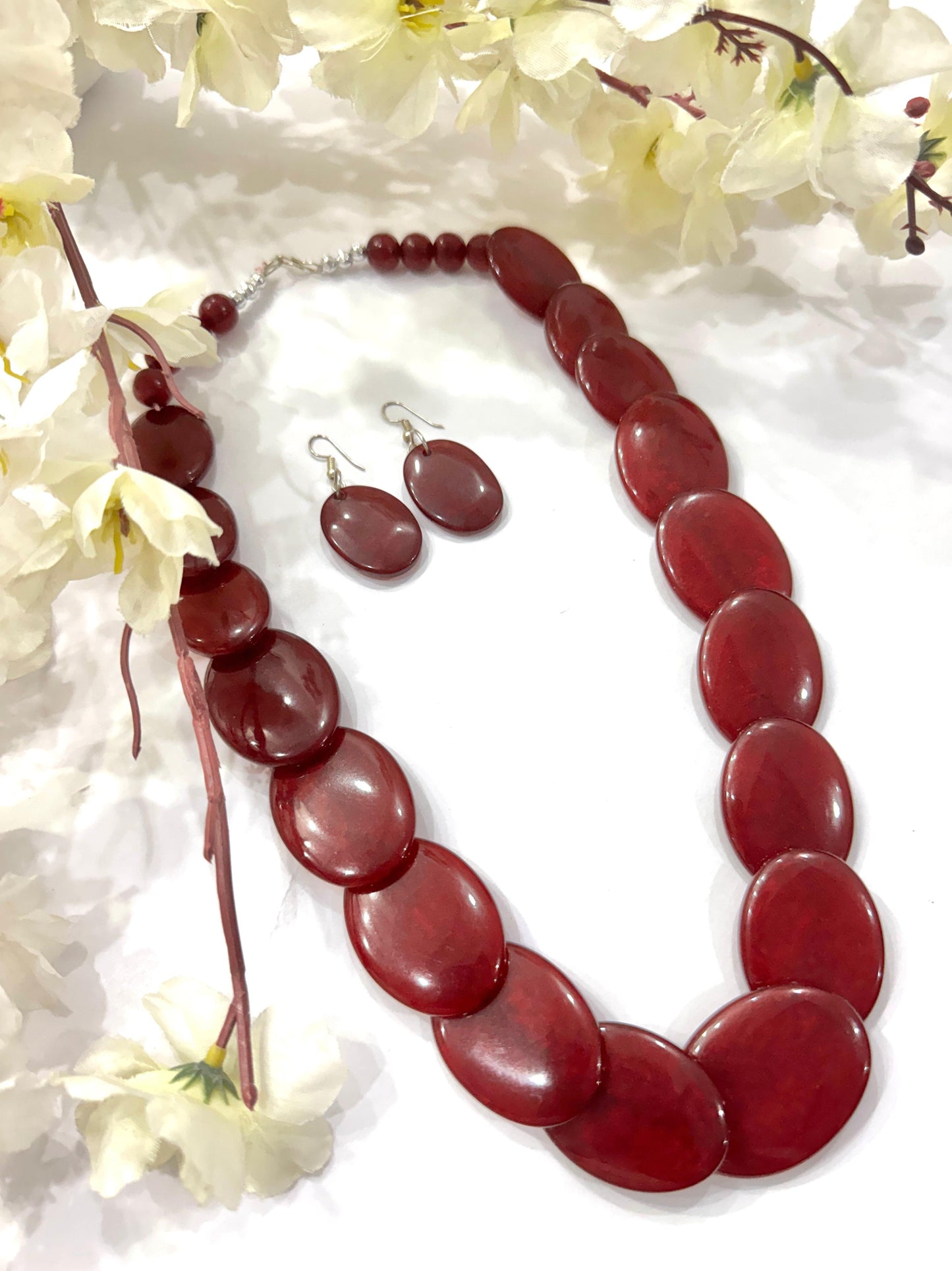 Maroon Overlapped Chemical Beads Necklace