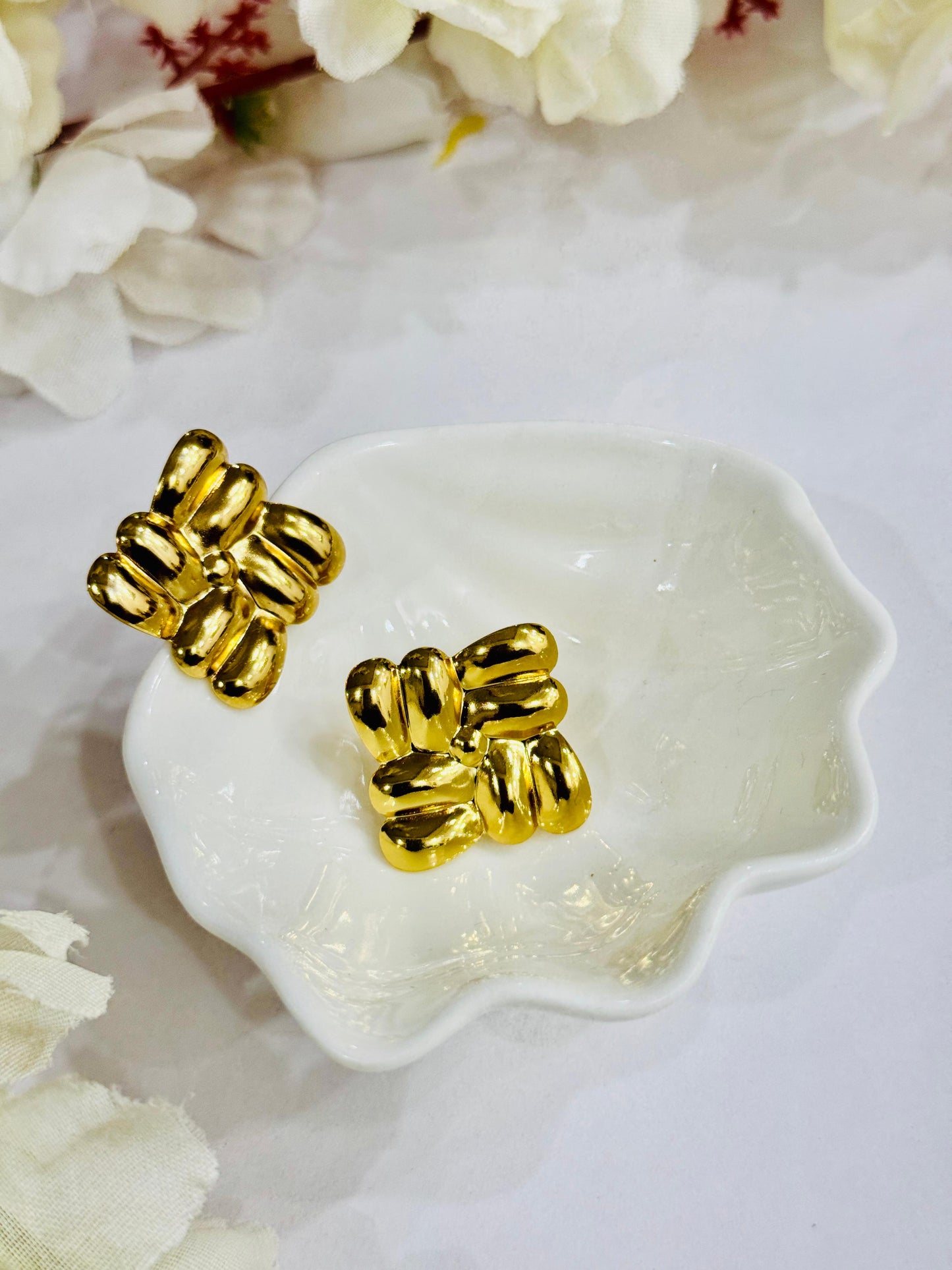 Quad Twist Stud