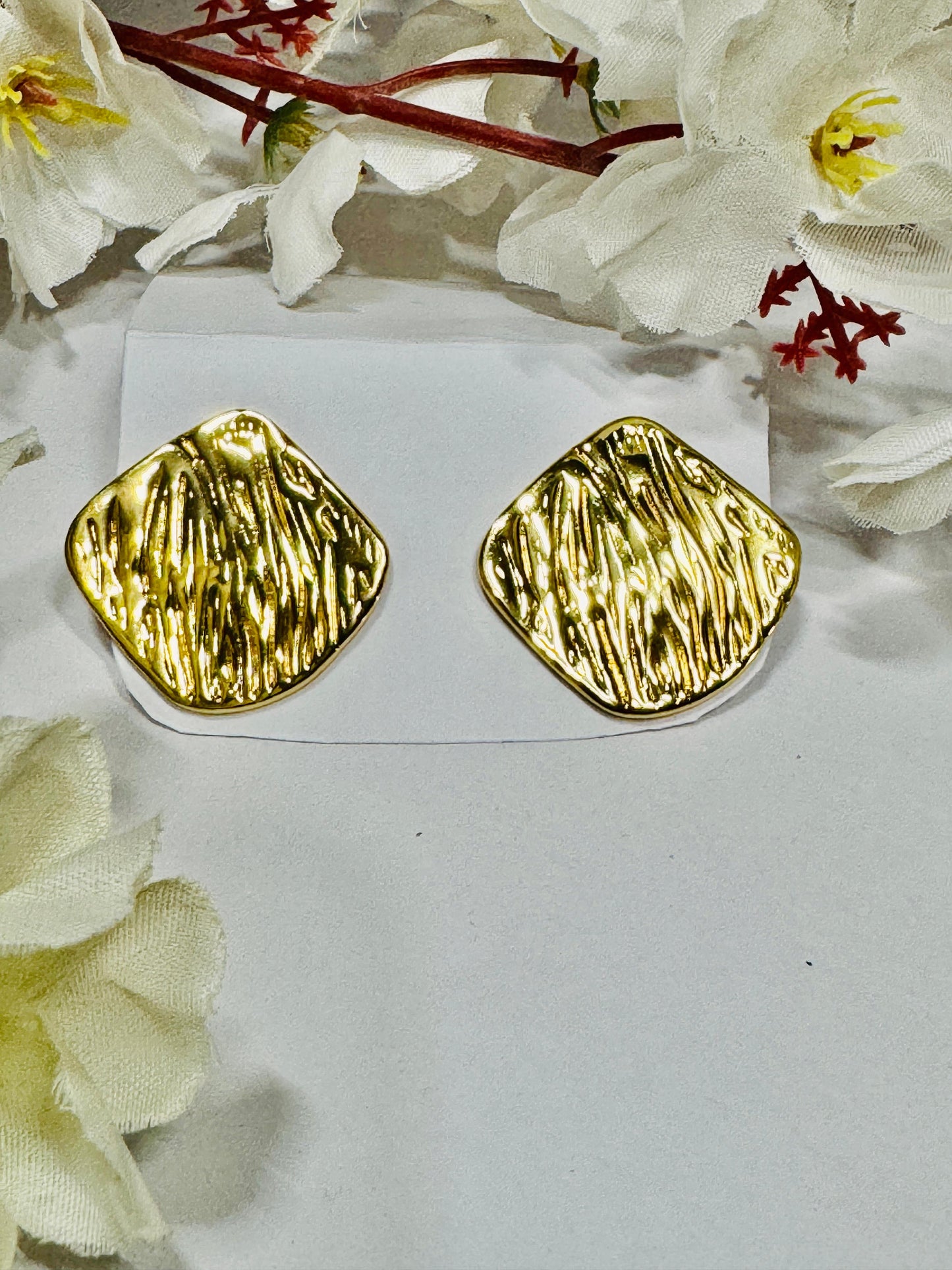 Aurora Wave Textured Stud