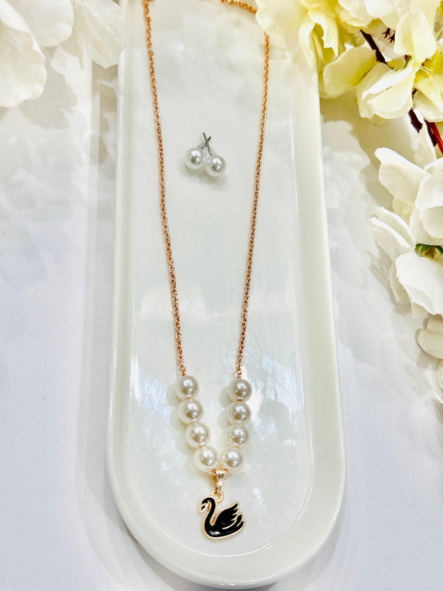 Pearls & Swan Pendant Necklace