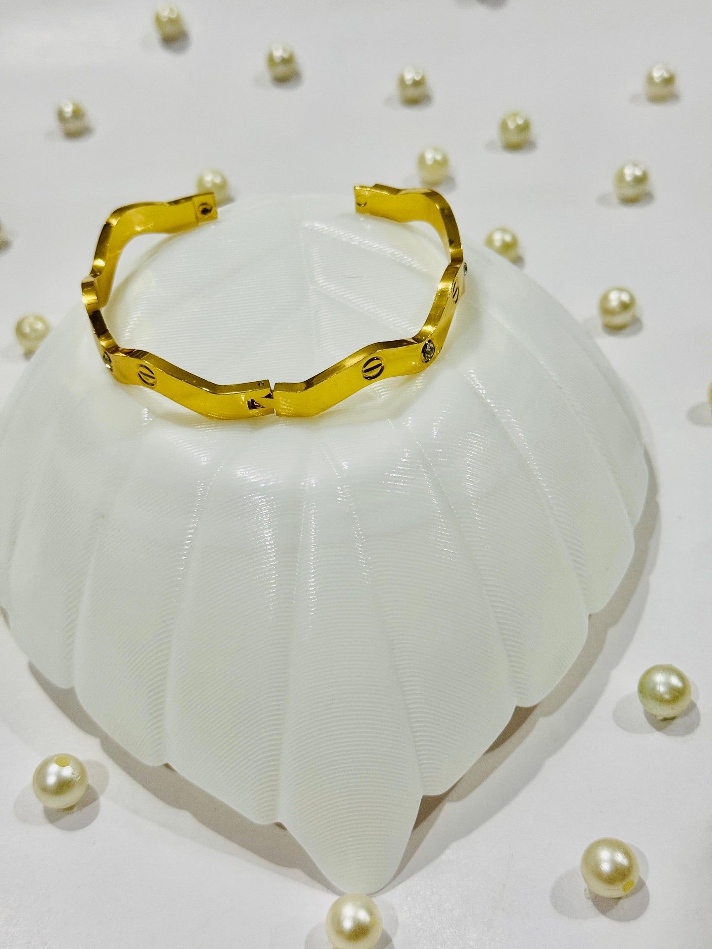 Wavy Zirconia Bracelet