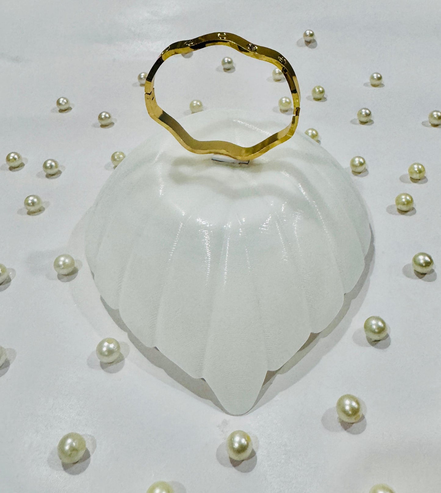 Wavy Zirconia Bracelet