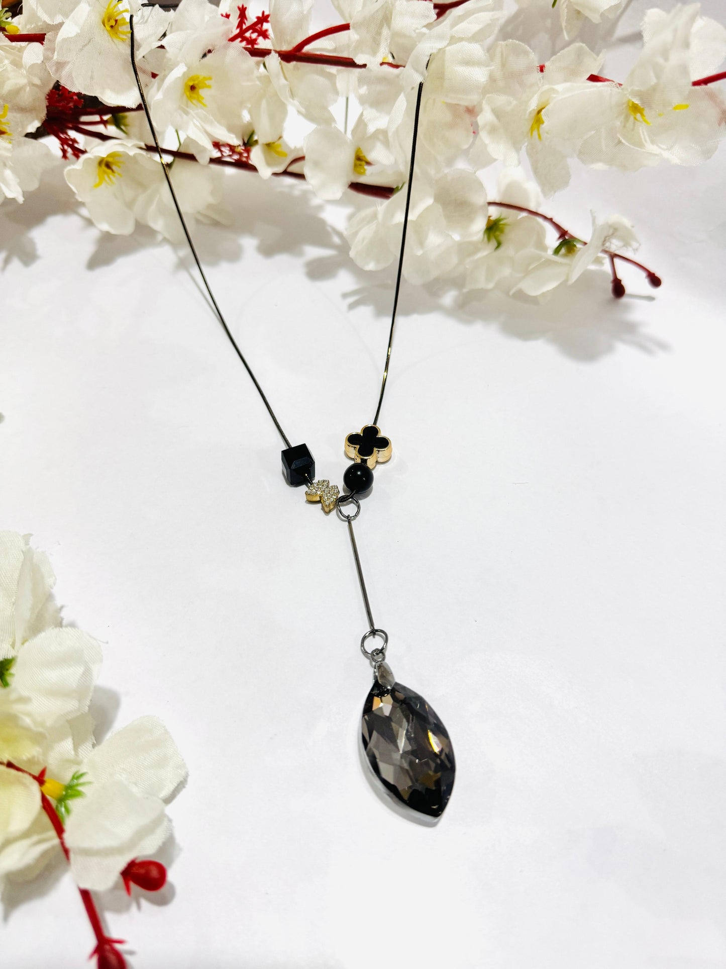 Clover Black Beauty Long Necklace