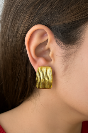 Sunlit Ripple Rectangular Stud