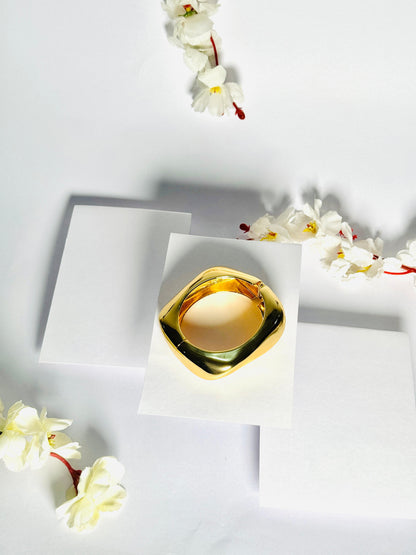 Rectangular Golden Cascade Cuff(Free Size)