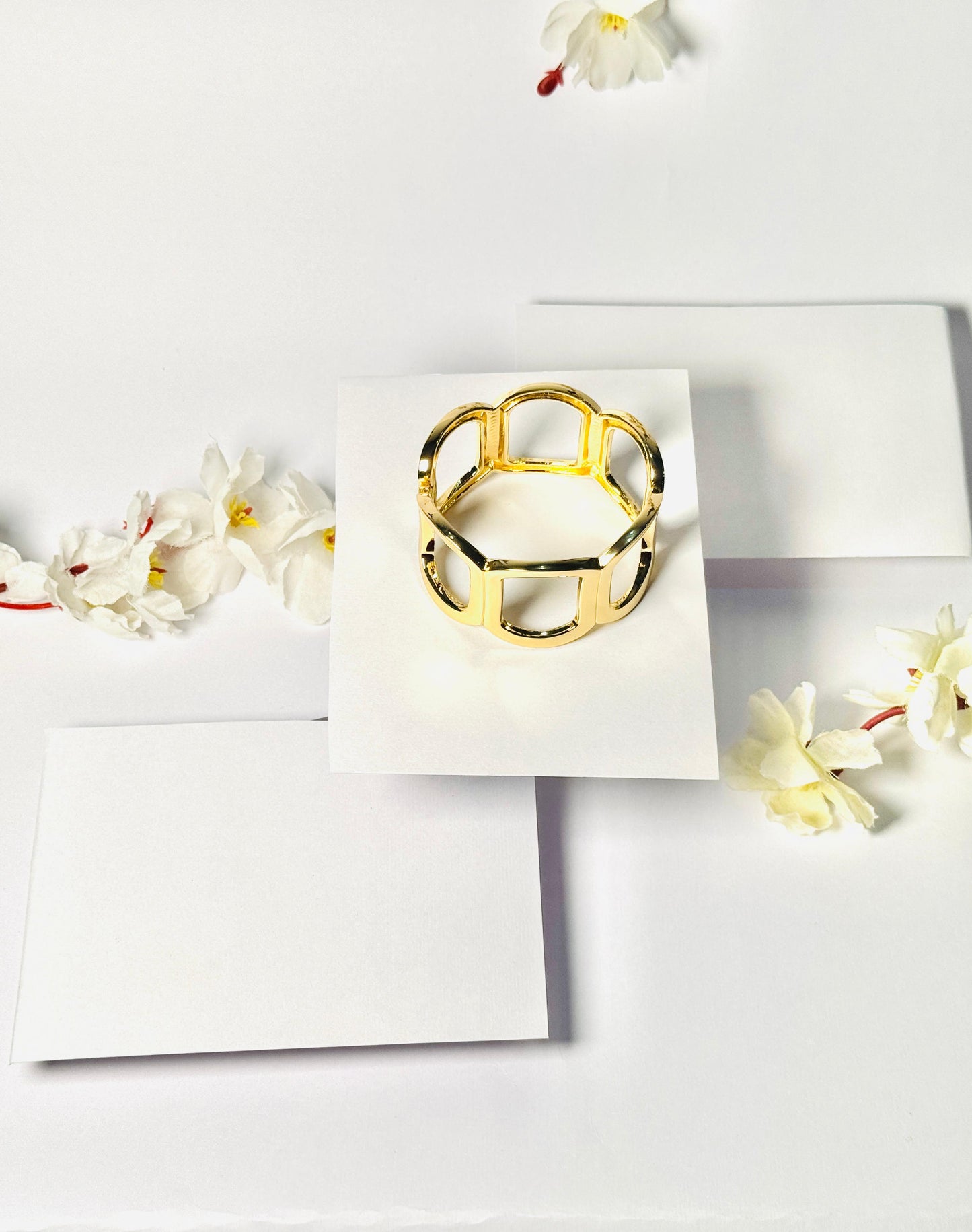 Anti Tarnish Luxe Arch Cuff(Free Size)