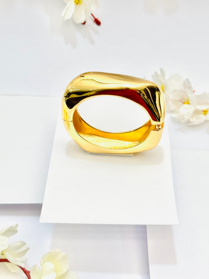 Rectangular Golden Cascade Cuff(Free Size)