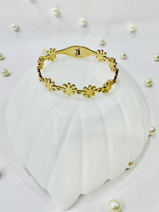 Daisy Floral Bracelet