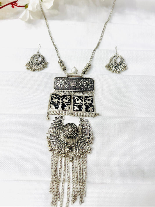 Black 'N' Silver Oxidized Necklace Set