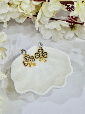 Black Triple Heart Stone Earring