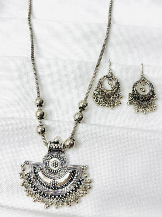 Lunar Oxidized Necklace Set