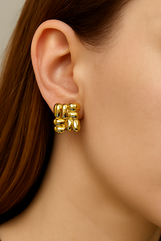 Quad Twist Stud