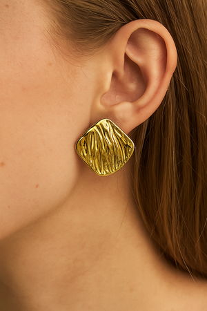 Aurora Wave Textured Stud